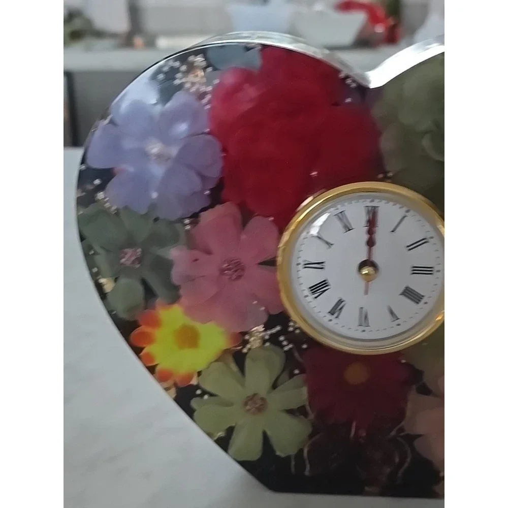 Handmade Resin Desk Mantle Heart Clock‎ Big 2 Inches Thick Flowers Pearls 734